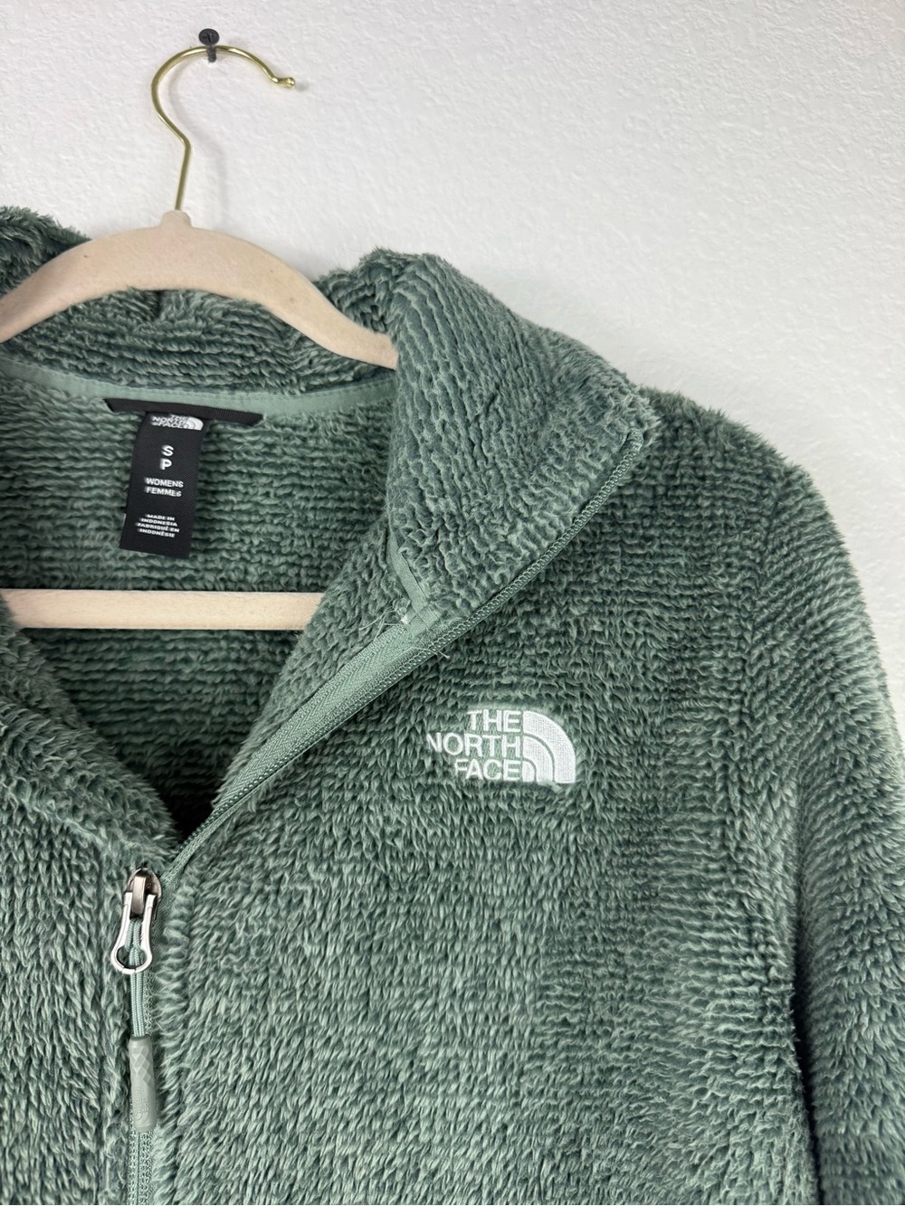 The North Face Women's Green Faux Fur Fleece Jacket size S - Picture 3 of 10